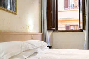 Double Room - Hotel Julia (Rome)
