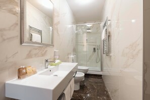 Free toiletries, hair dryer, bidet, towels - Hotel Virgilio (Rome)