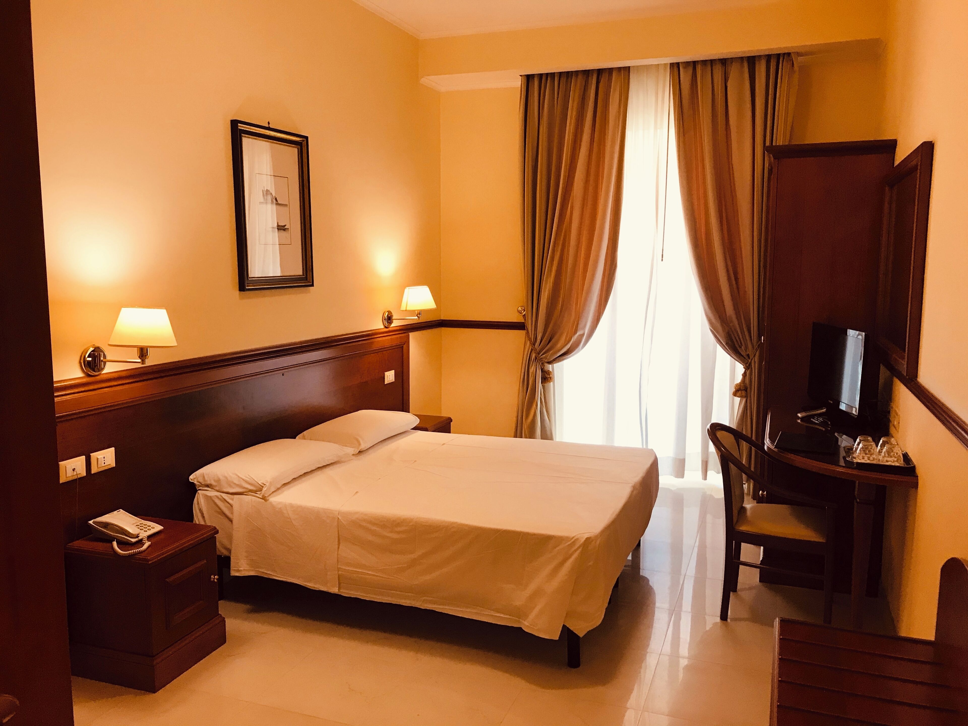 Minibar, in-room safe, desk, soundproofing