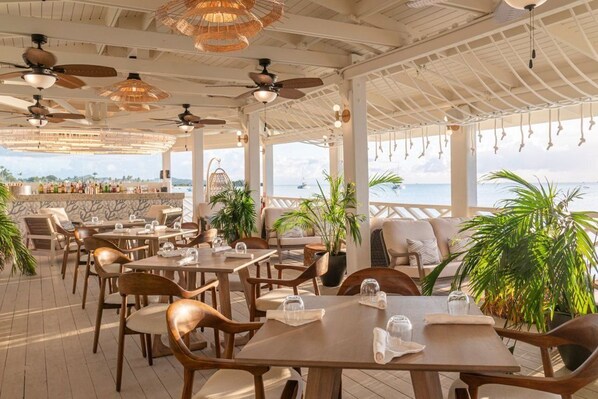 2 restaurants, breakfast served - Starfish Halcyon Cove Resort Antigua - All Inclusive (St. John's)