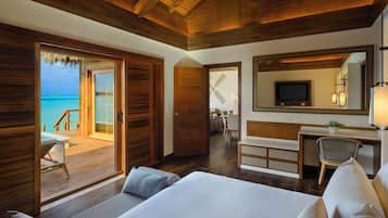 Zimmersafe, Schreibtisch, Verdunkelungsvorhänge, Bügeleisen/Bügelbrett