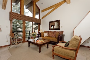 Living room - The Crestwood Condominiums (Snowmass Village)