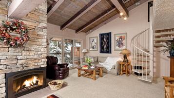 Standard Loft, 3 Bedrooms | Living area | 42-inch Smart TV with cable channels