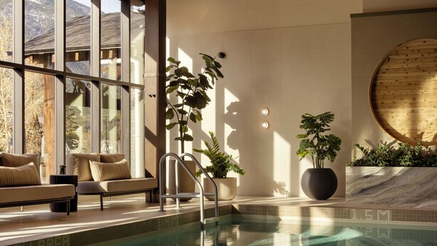 Indoor pool - The Kenrick Hotel  (Banff)