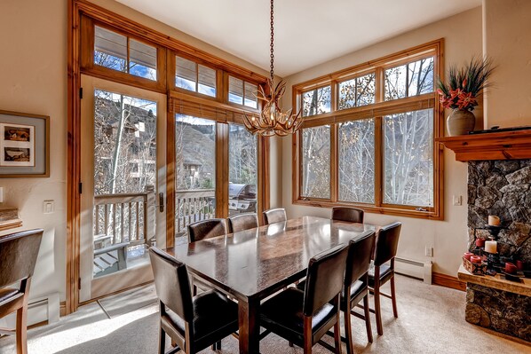 Premium appartement, 3 slaapkamers | Dineren in de kamer