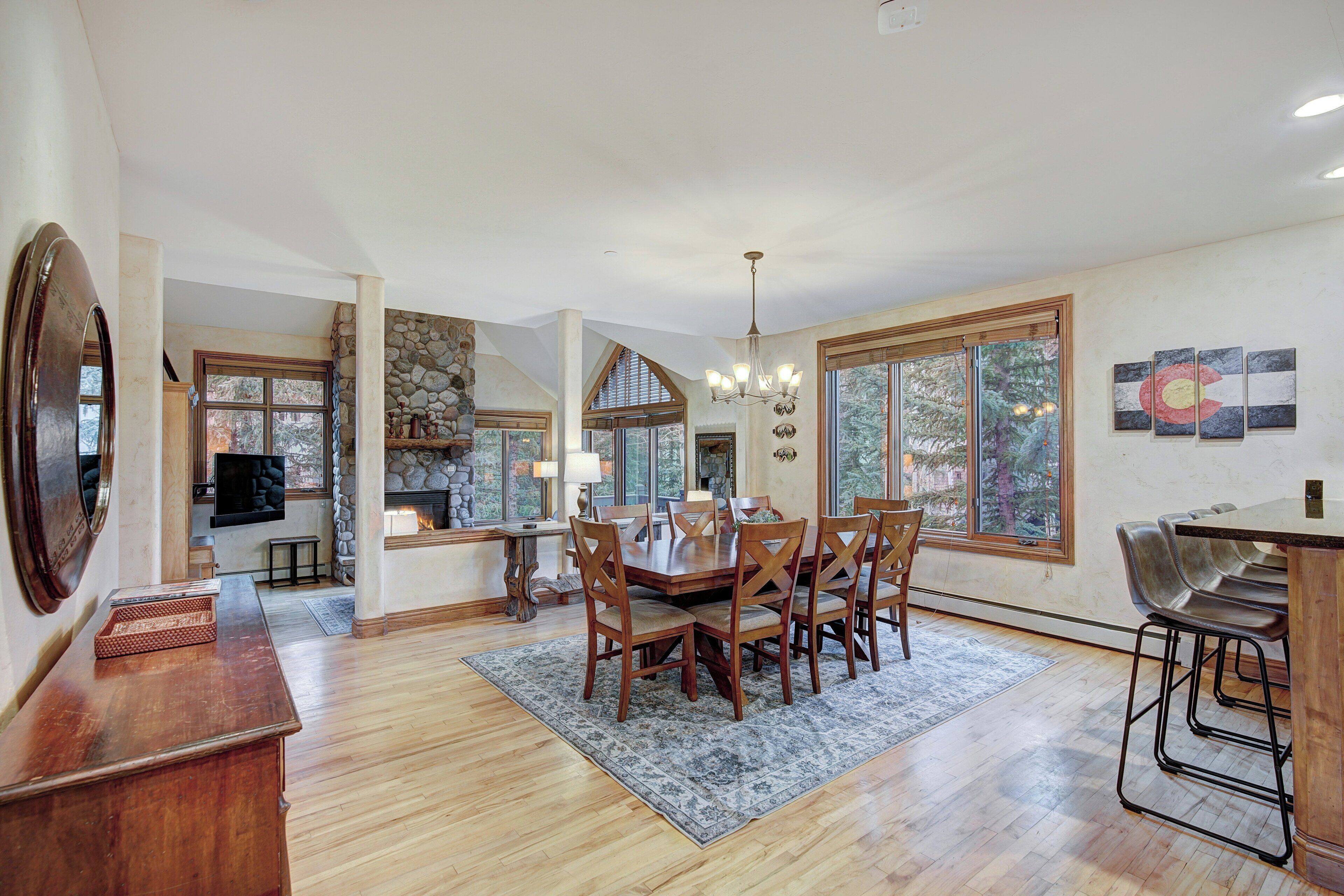 Premium Condo, 4 Bedrooms | Dining room