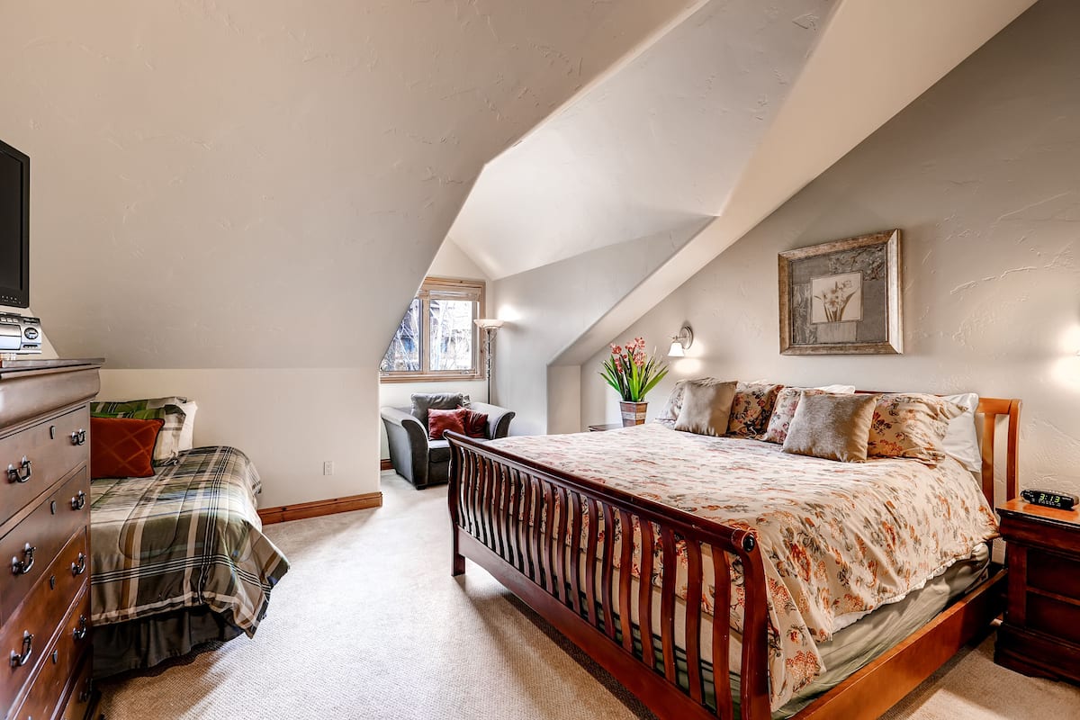 尊荣公寓式客房, 3 间卧室 | 特色装修、特色家居、熨斗/熨衣板、免费 WiFi