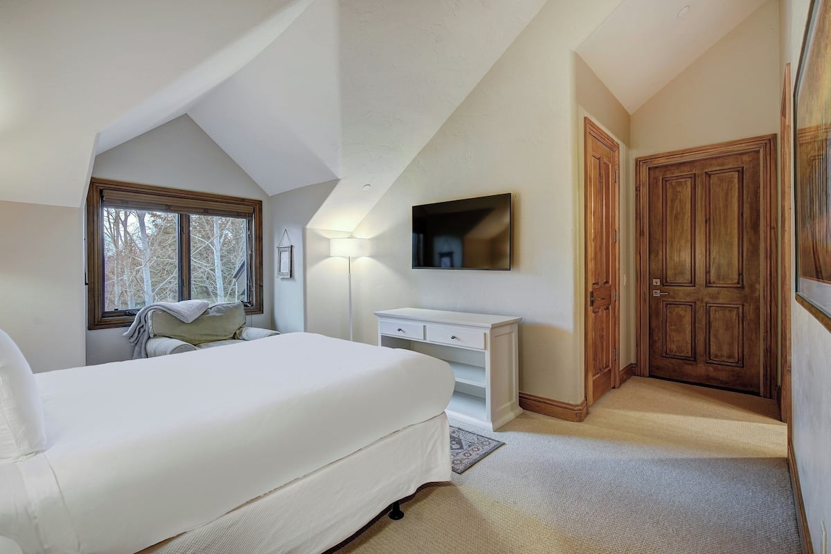 Leilighet – premium, 4 soverom | Individuelt dekorert, individuelt innredet og strykejern/-brett