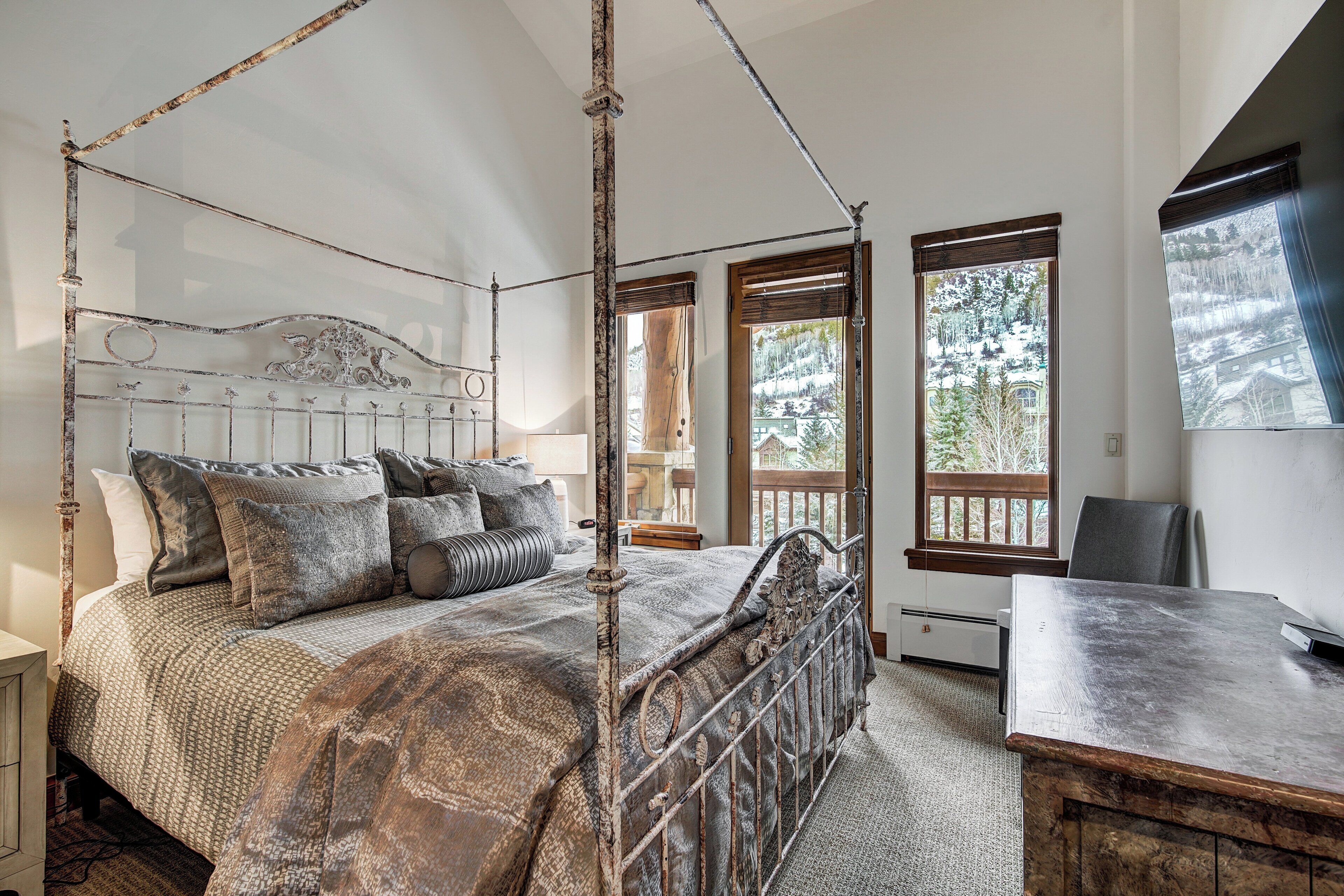 Condo, 1 Bedroom (+ Loft) | Individually decorated, individually furnished, iron/ironing board