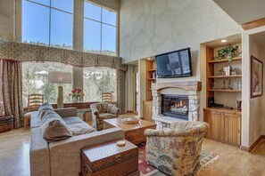 Condo, 4 Bedrooms (plus Loft) | Living area | Flat-screen TV, fireplace