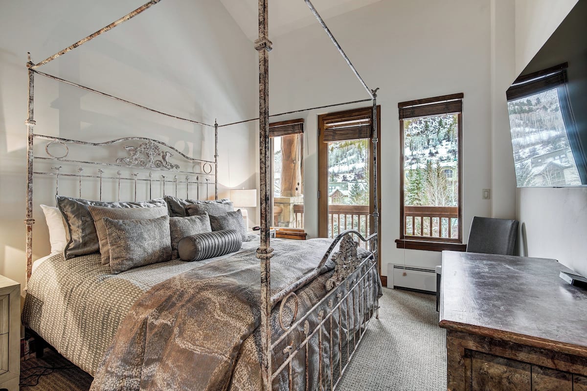 Condo, 1 Bedroom (+ Loft) | Individually decorated, individually furnished, iron/ironing board