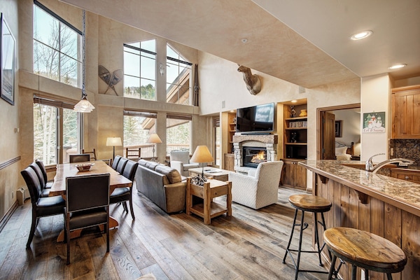 Condo, 3 Bedrooms (plus Loft) | Living area | Flat-screen TV, fireplace