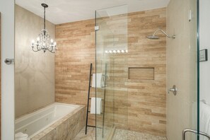 Condo, 2 Bedrooms | Bathroom | Combined shower/tub, free toiletries, hair dryer, towels - Lodge at Brookside, A Vail Resorts Property (Avon)