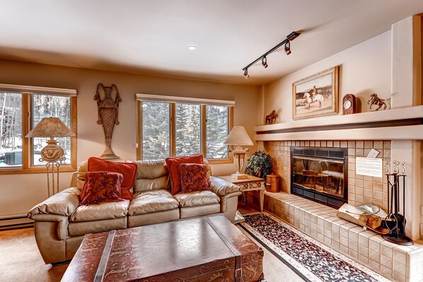 Condo, 1 Bedroom | Living room | TV, fireplace