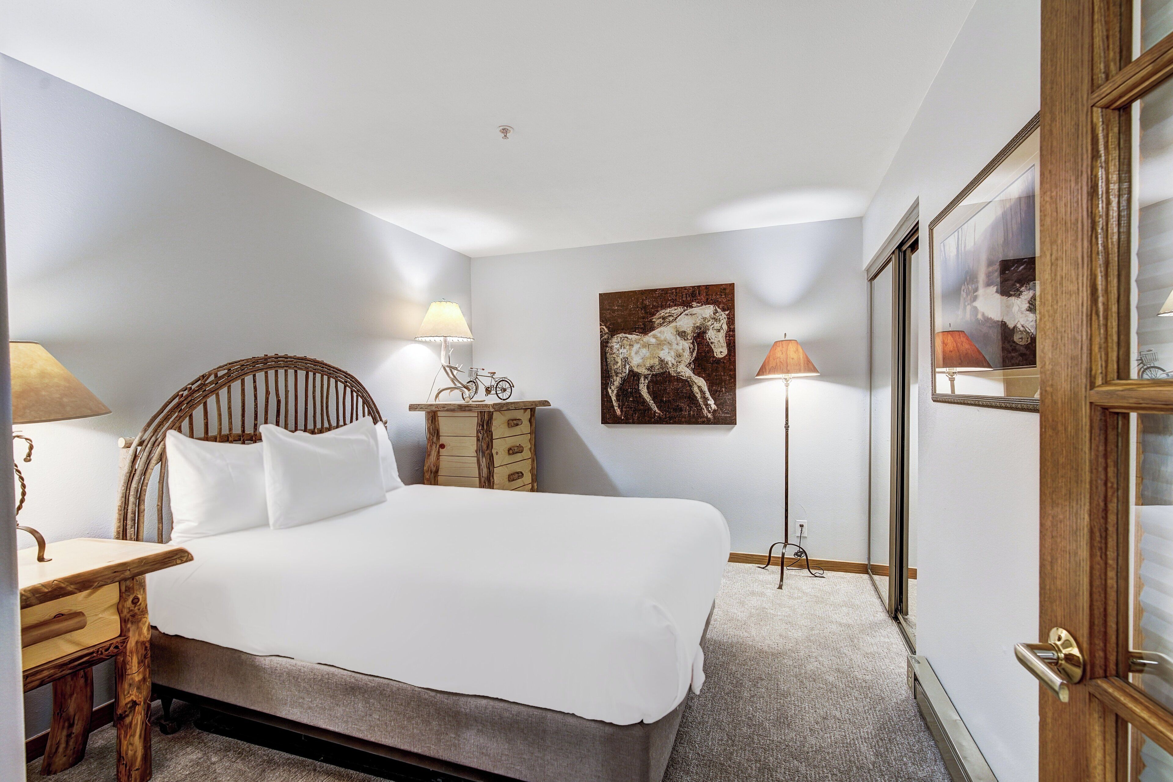 بديكورات فريدة لكل غرفة وطراز فريد لكل وحدة ومساحة عمل للكمبيوتر المحمول