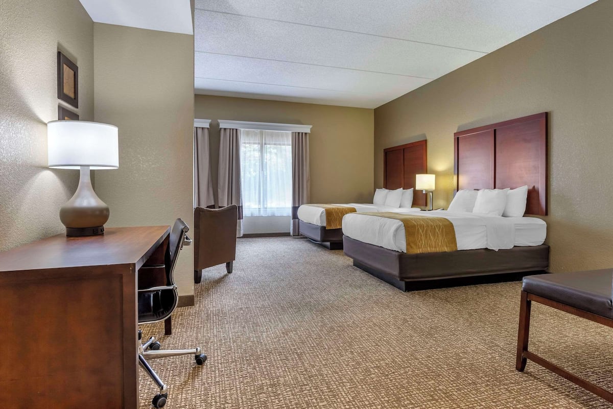 Suite, Multiple Beds, Non Smoking (2 Queen, 2 Person Sofa Bed)