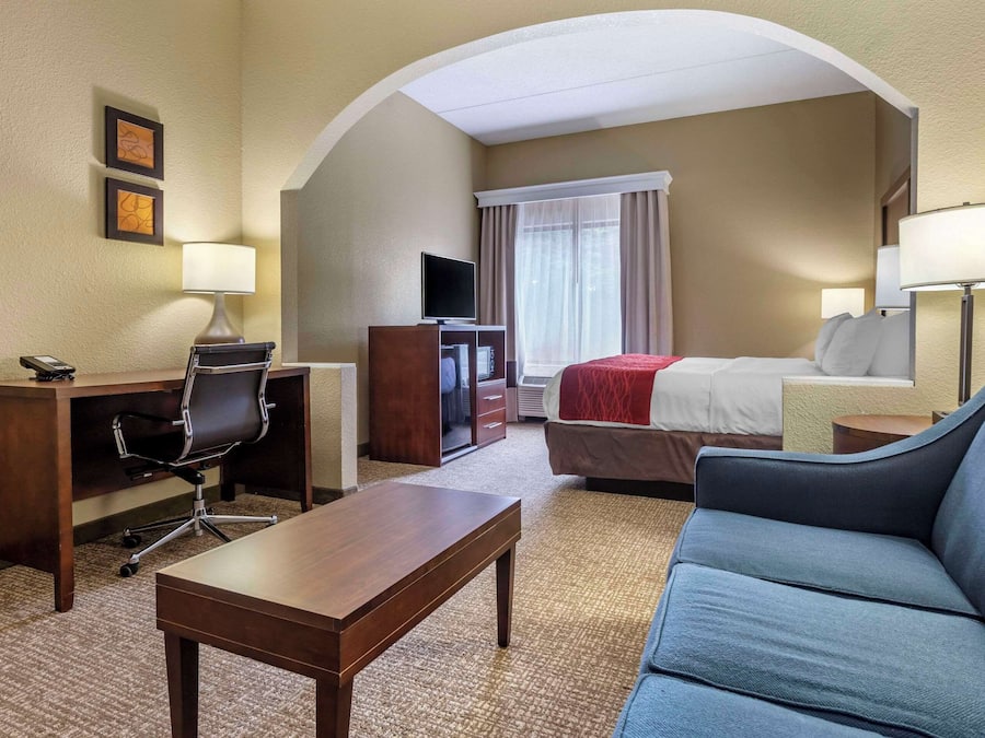 Premium bedding, desk, iron/ironing board, rollaway beds