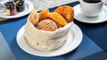 Makanan dan minuman