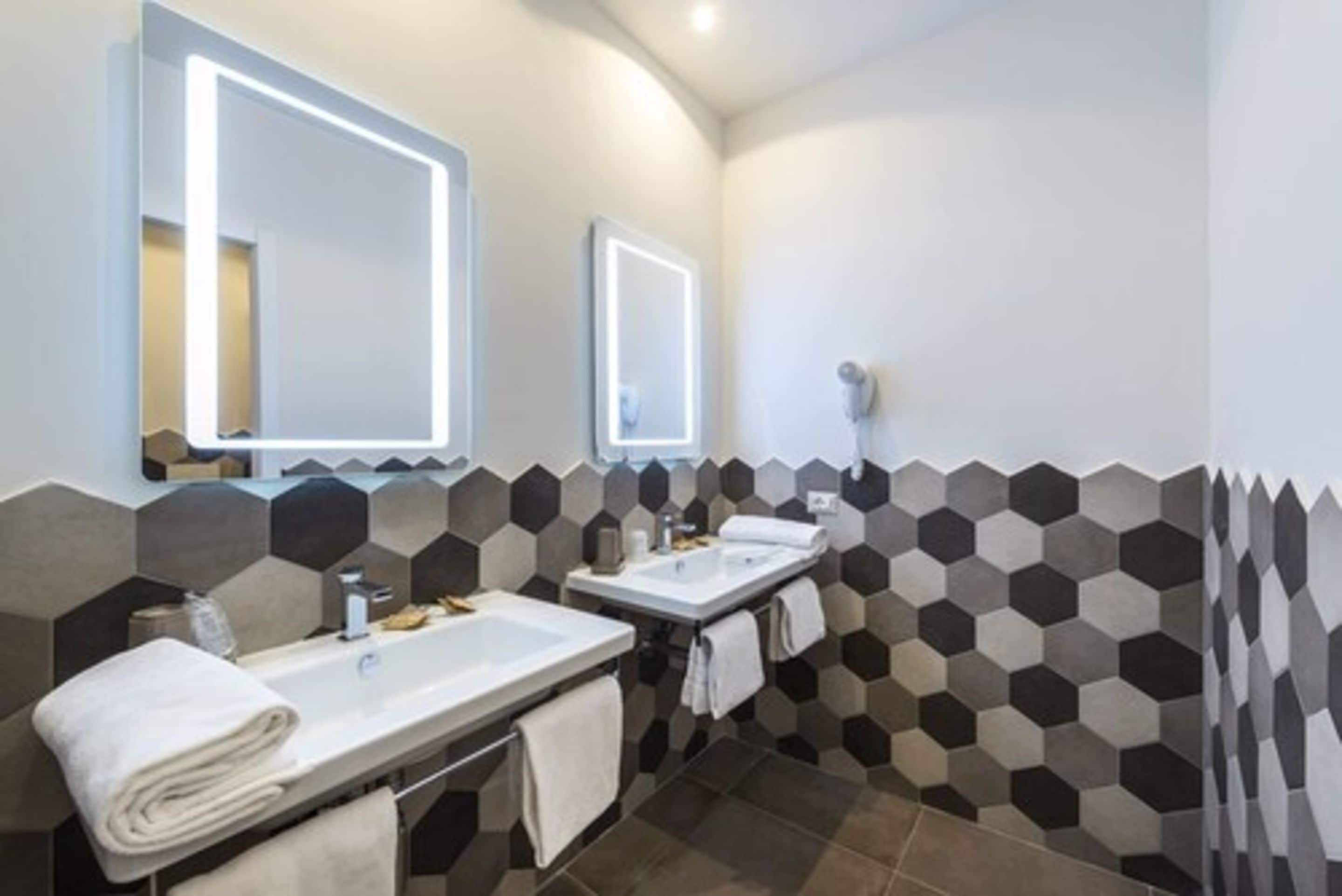 Photo - Hotel California