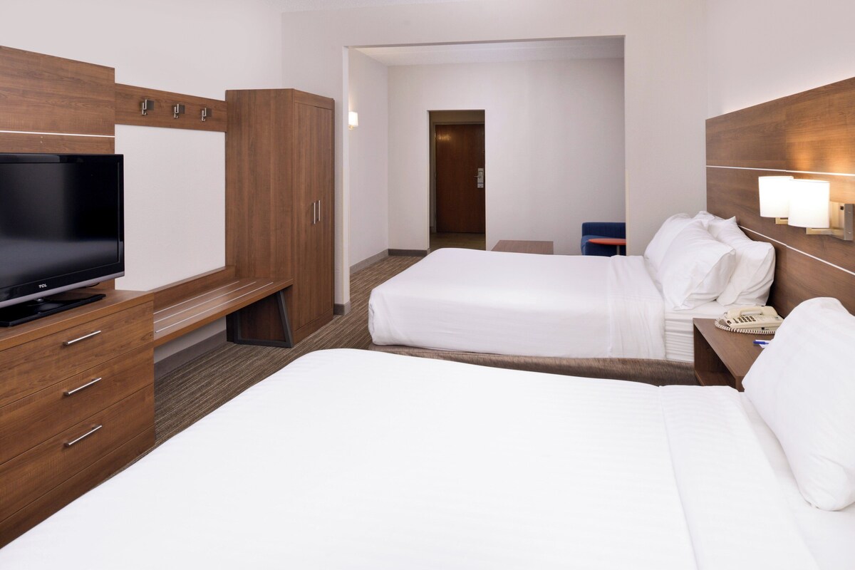 Suite, Multiple Beds (& Sofa Bed) | In-room safe, desk, laptop workspace, iron/ironing board