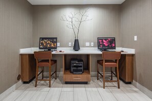 Business centre - Holiday Inn Express & Suites Chattanooga (East Ridge) by IHG (Chattanooga)