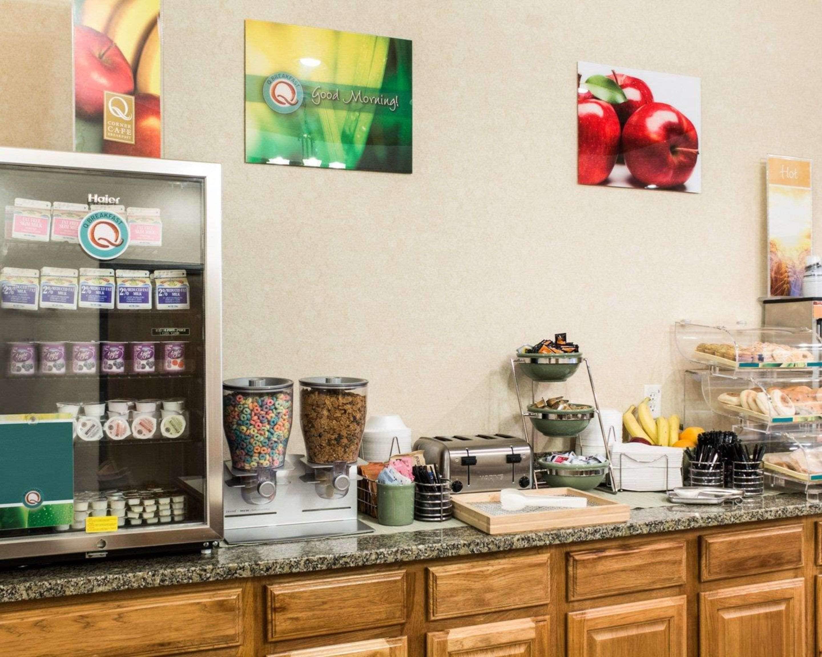 free daily full breakfast