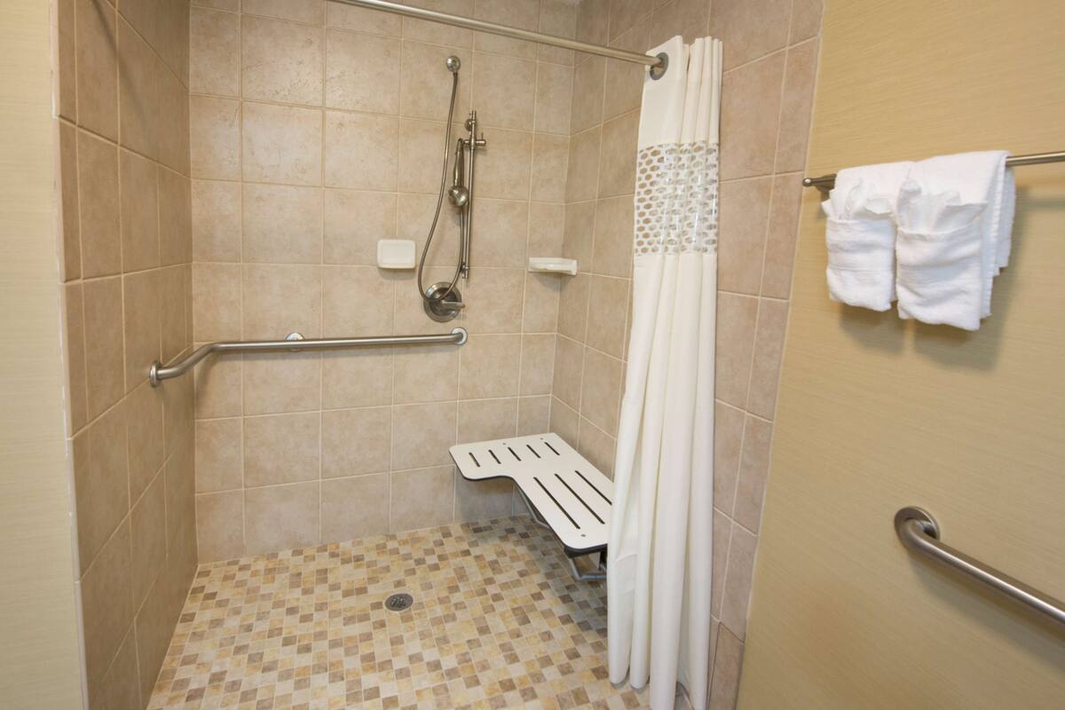 room, 2 queen beds, accessible, non smoking | bathroom | combined shower/bathtub, free toiletries, hair dryer, towels