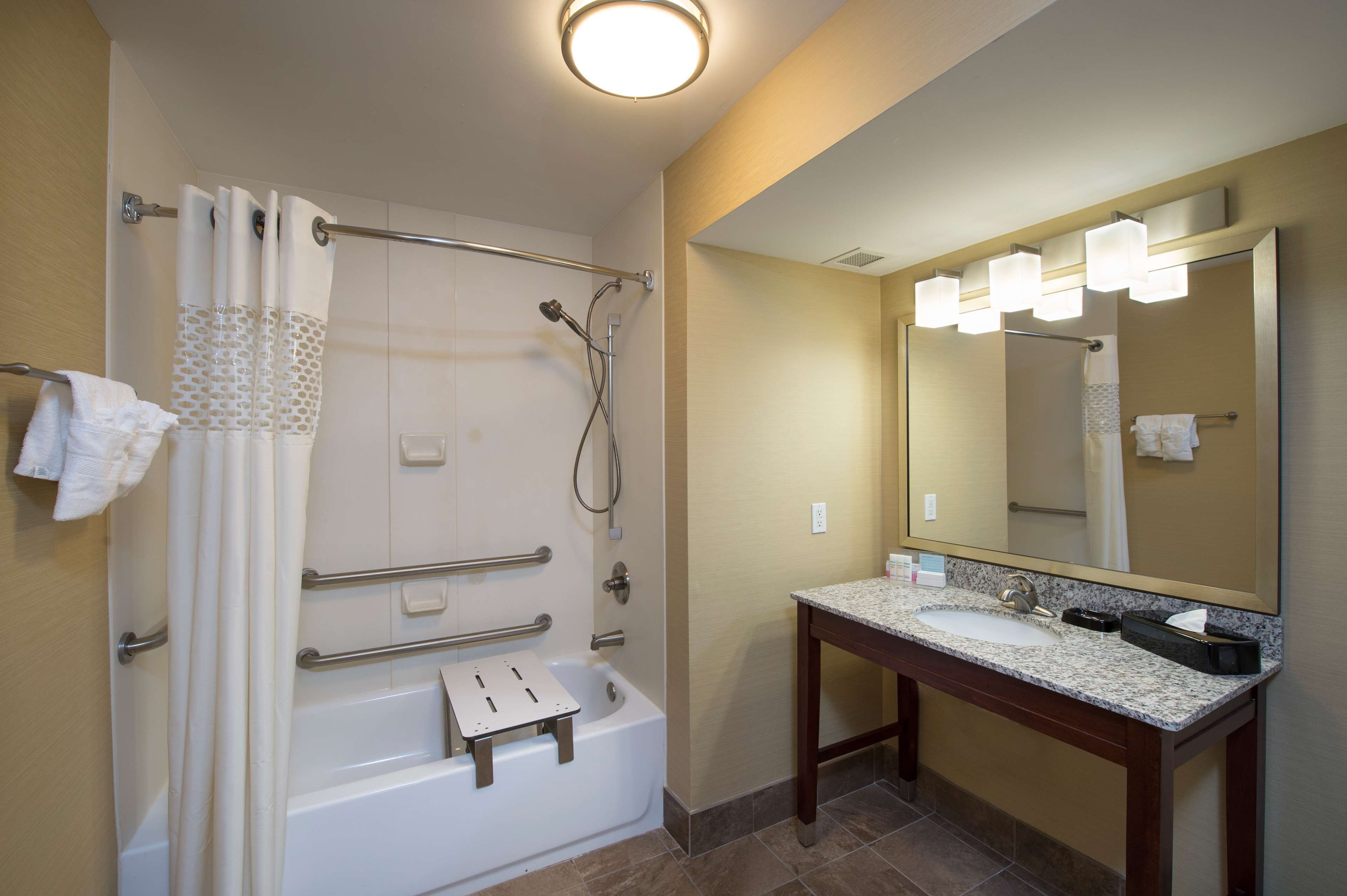 combined shower/bathtub, free toiletries, hair dryer, towels