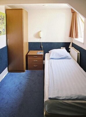 In-room safe, free WiFi, bed sheets