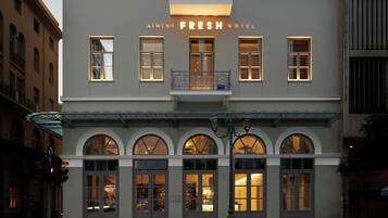 Vista frontal de la propiedad