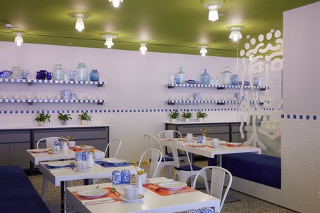 Fresh Hotel - Image 79