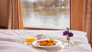 Unclassified image, 5 of 105, button - Fortuna Boat Hotel Budapest (Budapest)