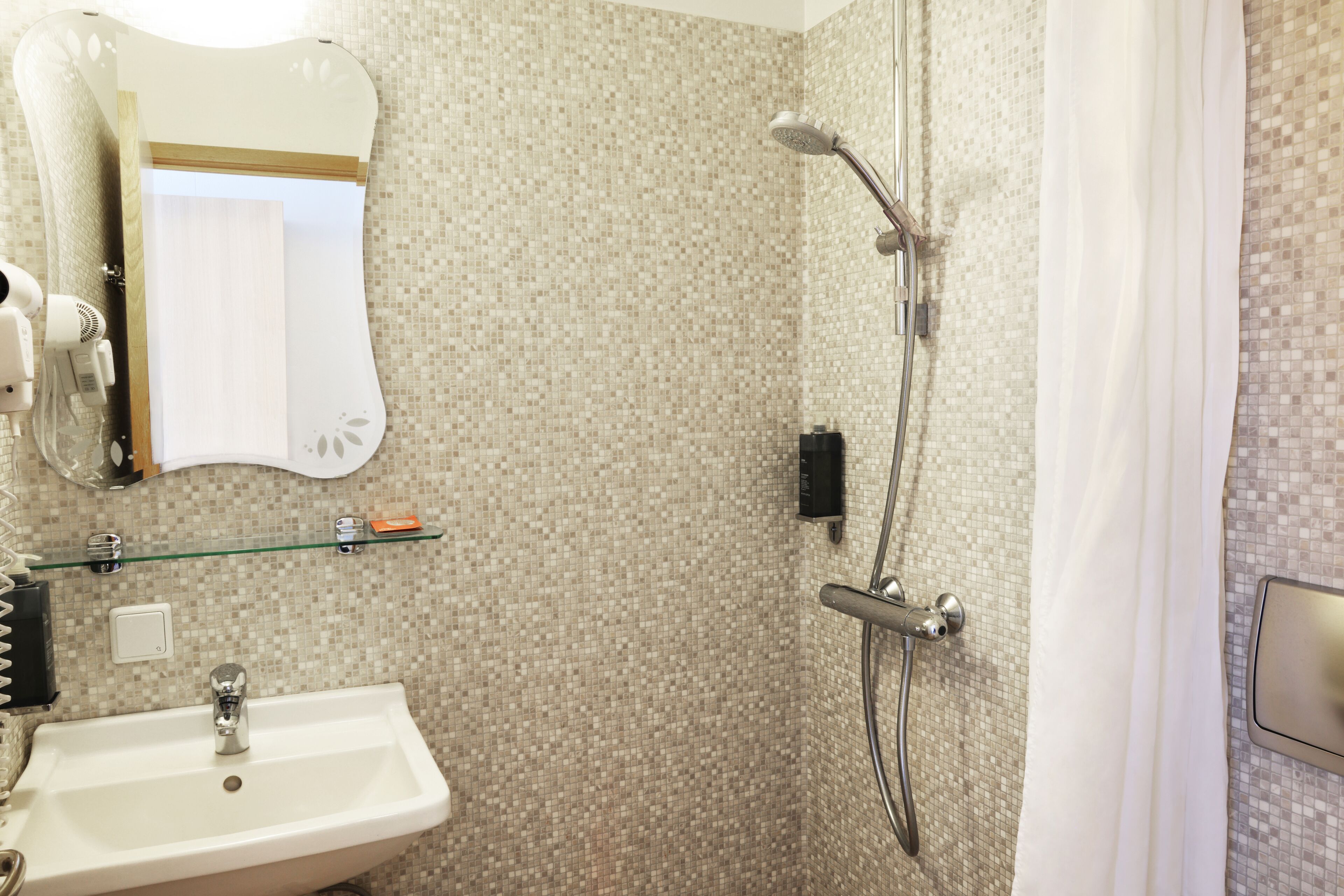 standard double or twin room | bathroom | shower, hair dryer, towels