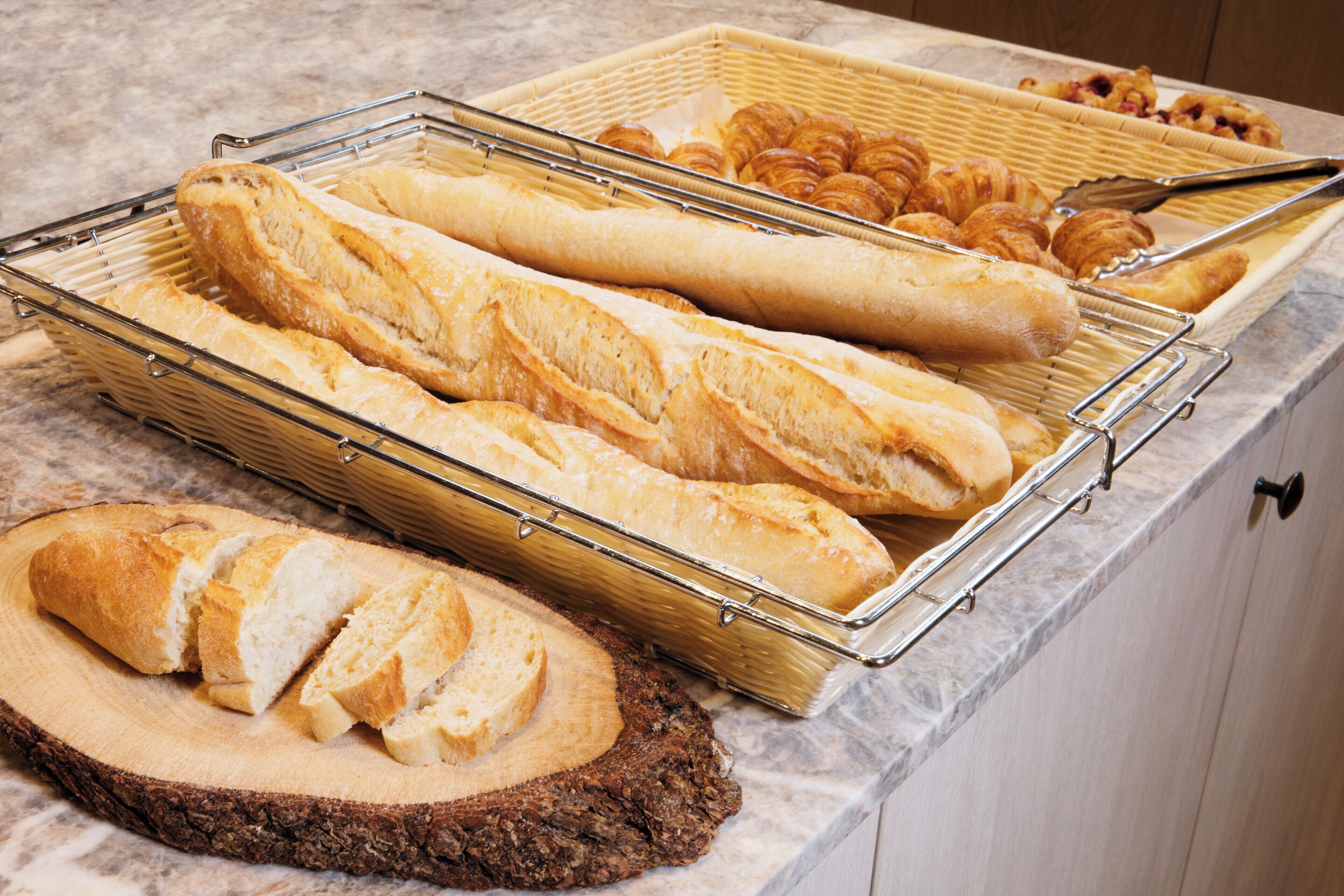 daily continental breakfast (isk 3500 per person)