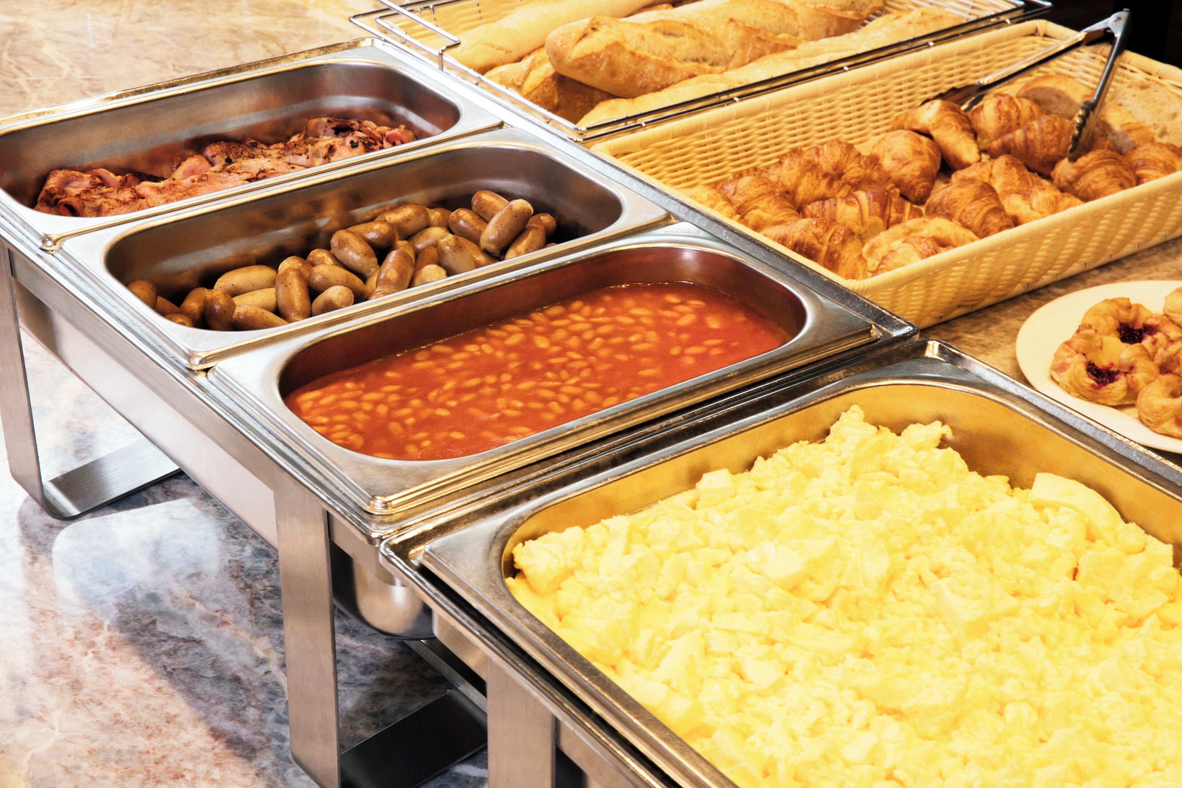 daily continental breakfast (isk 3500 per person)