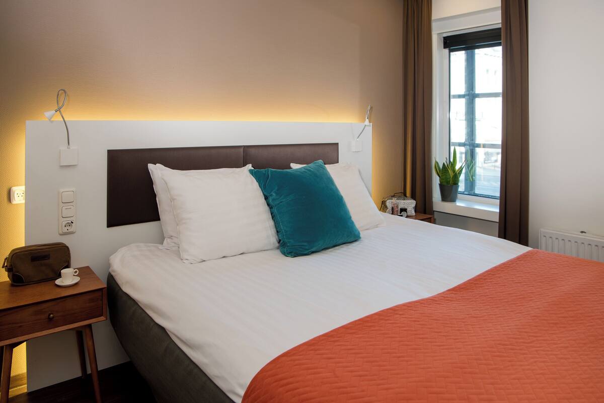 Egyptian cotton sheets, premium bedding, memory foam beds, in-room safe