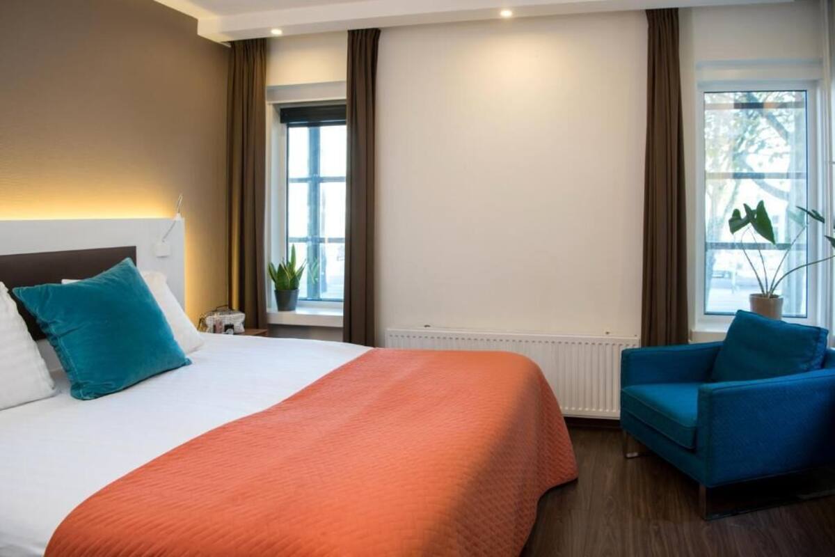Egyptian cotton sheets, premium bedding, memory foam beds, in-room safe