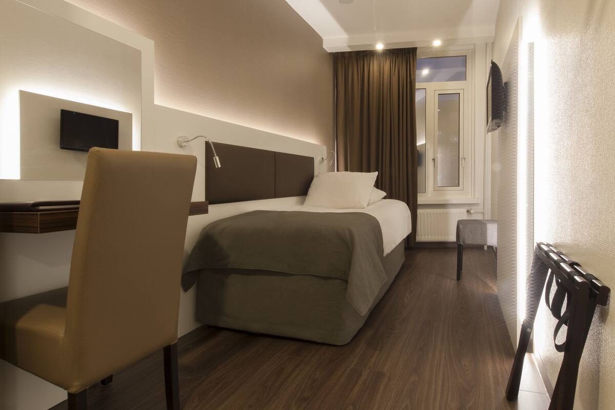 Economy Single Room, 1 Twin Bed | Egyptian cotton sheets, premium bedding, memory foam beds, in-room safe