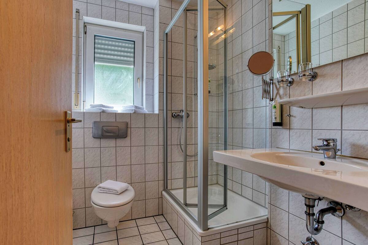 desk, blackout curtains, wifi, bed sheets