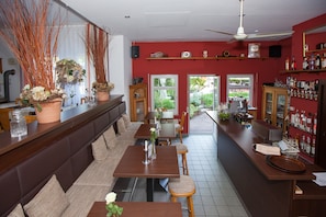 Bar (en el alojamiento)
