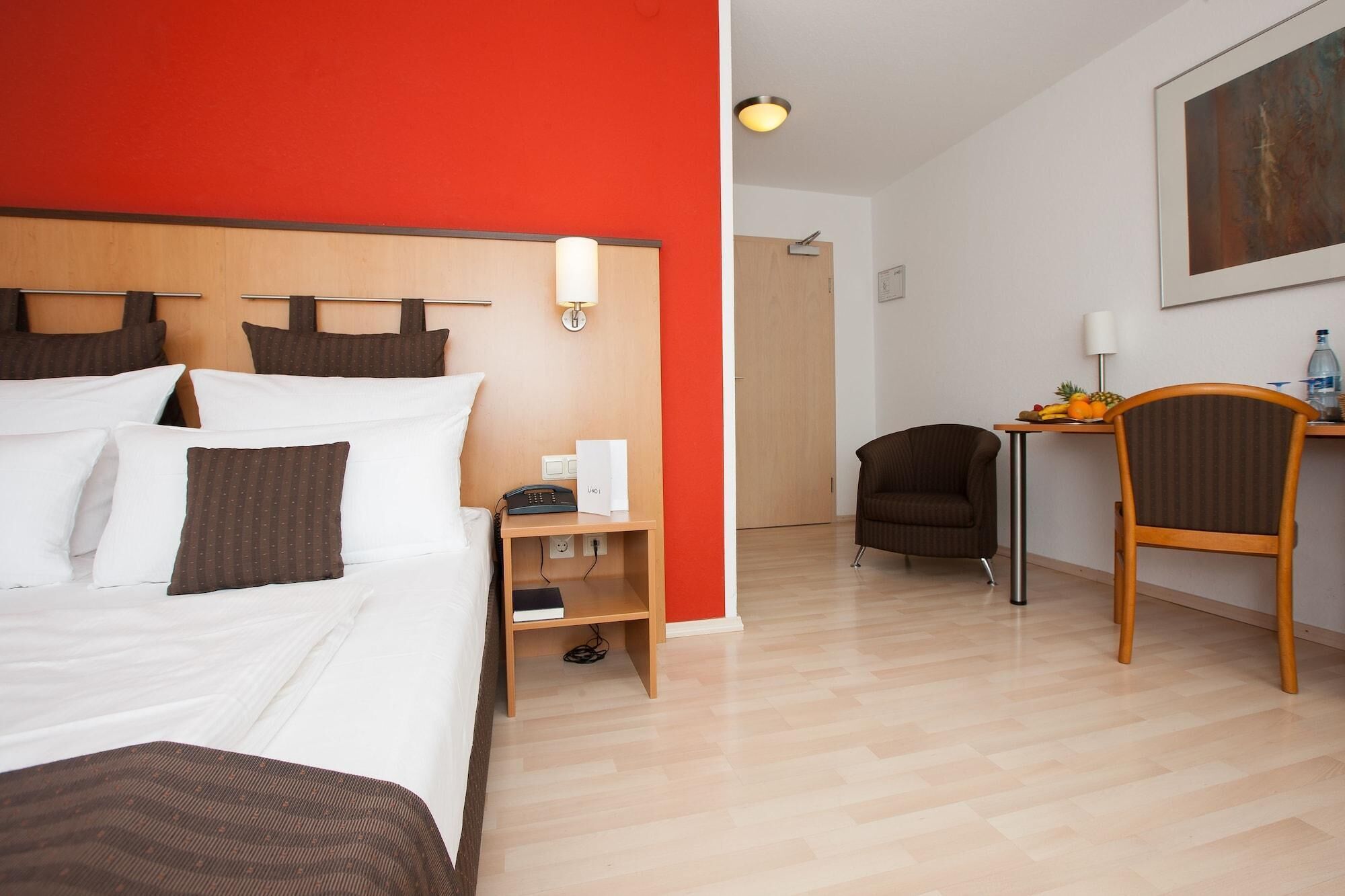 Standard Double Room | Desk, blackout drapes, WiFi, bed sheets