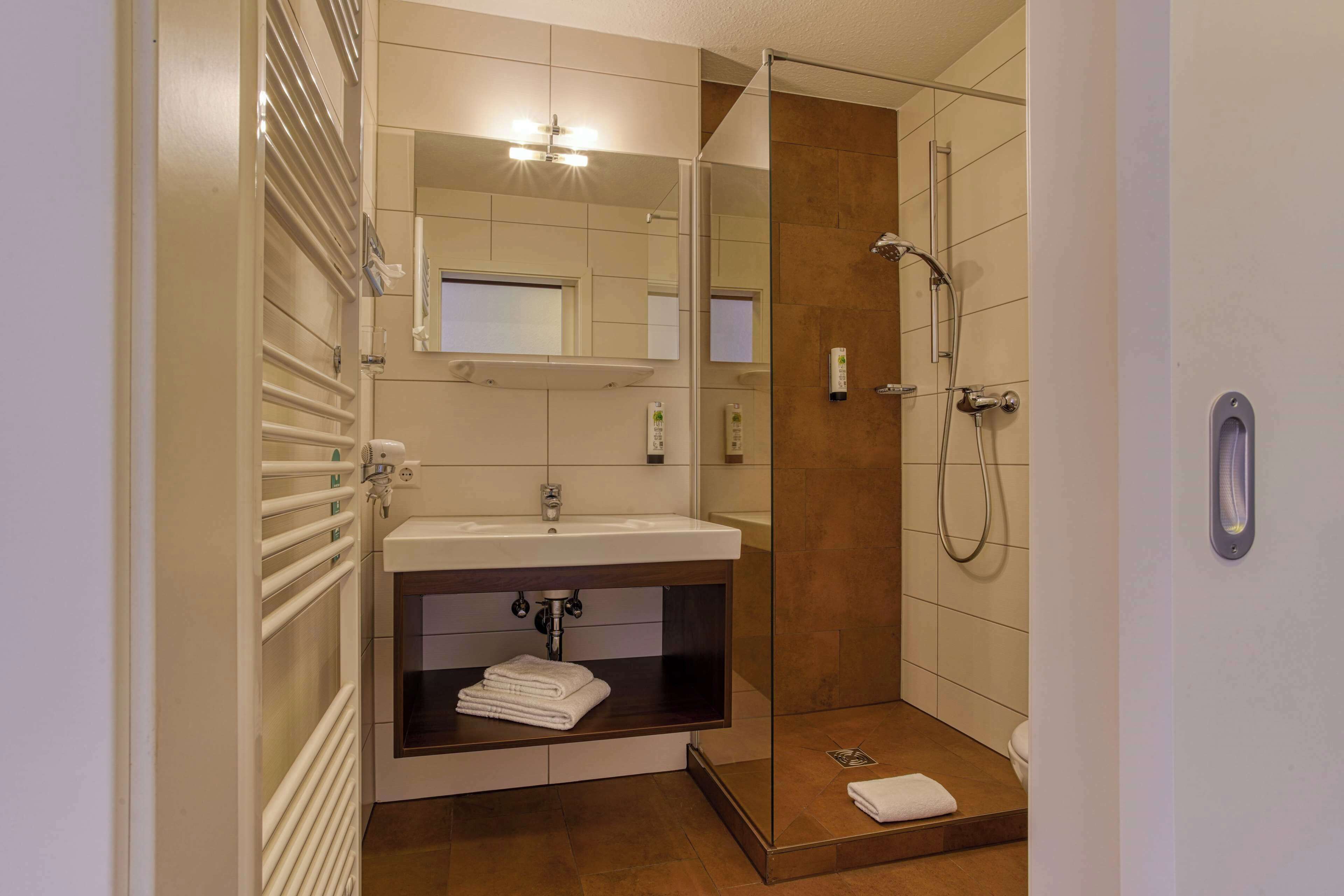 desk, blackout curtains, wifi, bed sheets