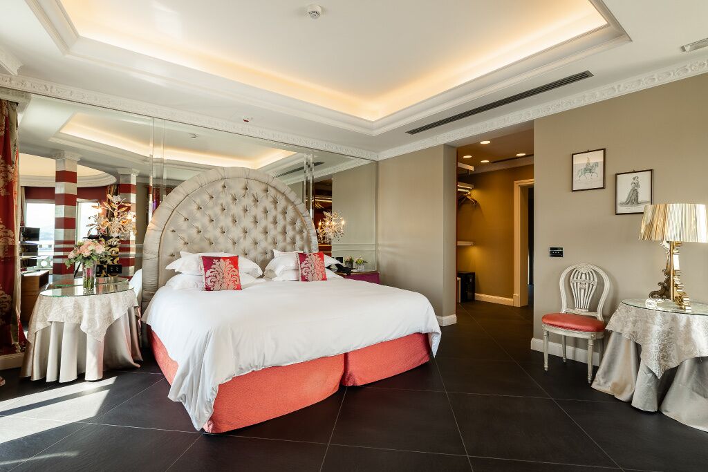 Suite La Borromea Vista Lago | Sábanas de algodón egipcio, ropa de cama de alta calidad y edredón 