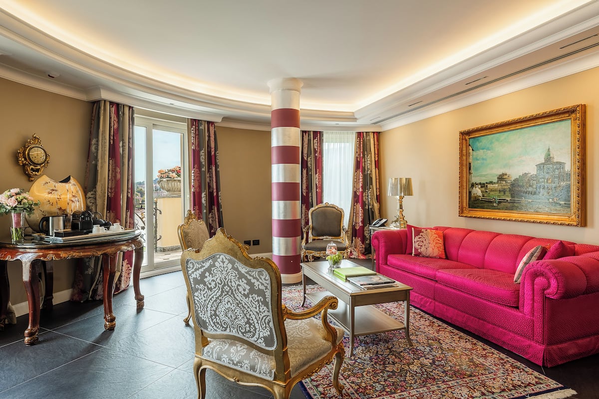 Suite Liz Taylor Vista Lago | Living area