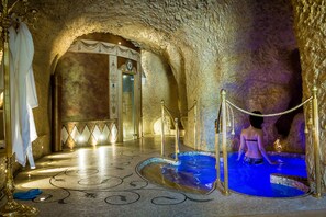 Couples treatment rooms, Turkish bath, body treatments, hydrotherapy