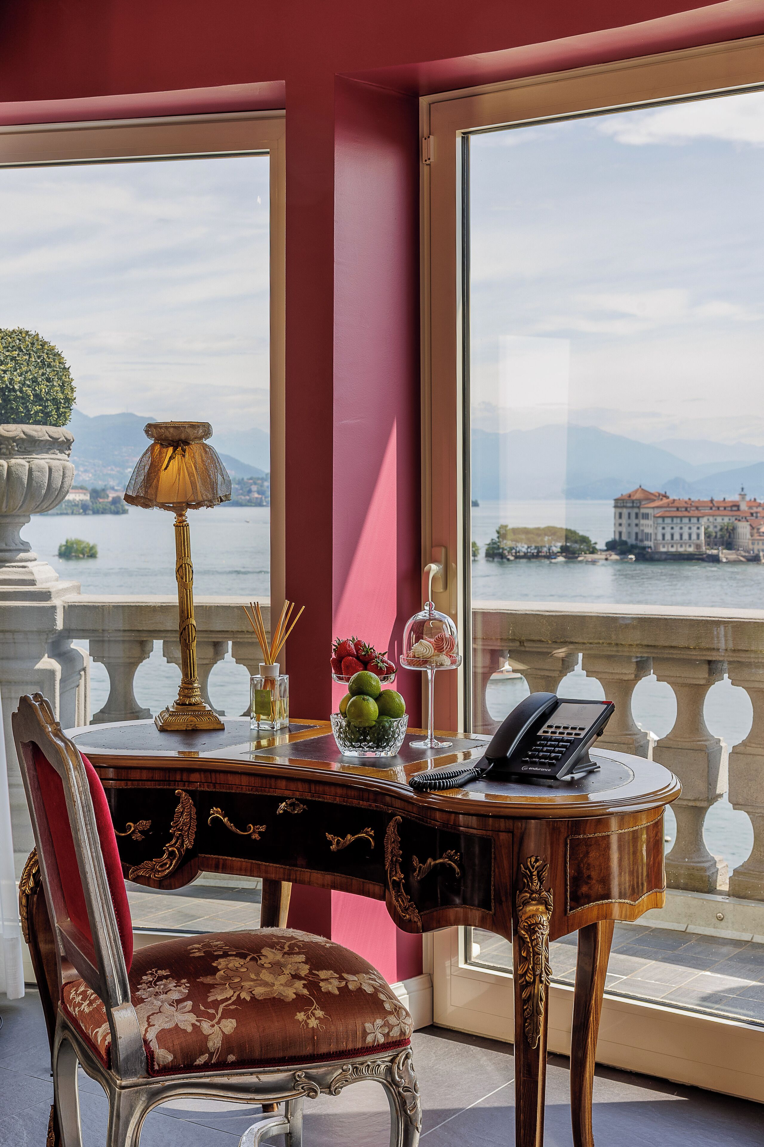 Suite La Borromea Vista Lago