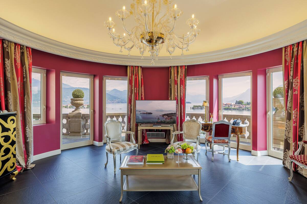 Suite La Borromea Vista Lago | Sábanas de algodón egipcio y ropa de cama de alta calidad