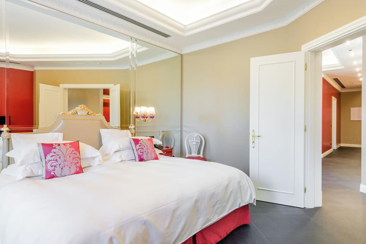 Suite Liz Taylor Vista Lago | Sábanas de algodón egipcio y ropa de cama de alta calidad