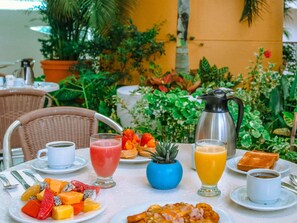 Desayuno inglés gratuito y diario