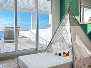 Chambre Deluxe, balcon, vue sur l’océan | Literie de qualité, coffre-fort pour ordinateur portable, bureau